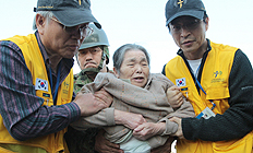 일본 참사 현장의 한국기독교연합봉사단 