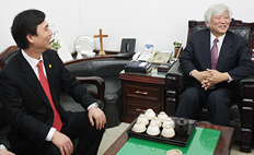 국민참여당 유시민 대표, NCCK 방문