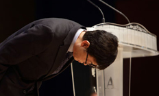 머리 숙인 삼일교회 송태근 목사