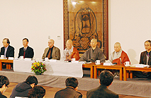 다종교 사회서 ‘절대성’ 포기…‘다원주의’로 귀결되나