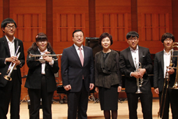 음악으로 소외 아동들과 하나 되다