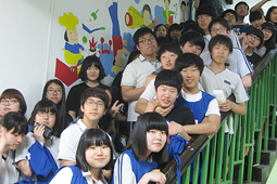 밋밋한 학교공간에 꿈과 희망의 색을 입히다