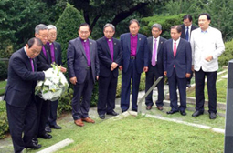 양화진선교사묘원 찾은 전용재 신임 감독회장