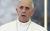 교황 “교회가 깨지고 상처 입고 더러워지길”
