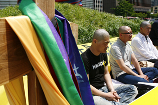 신학생들, 이번엔 단식농성 돌입