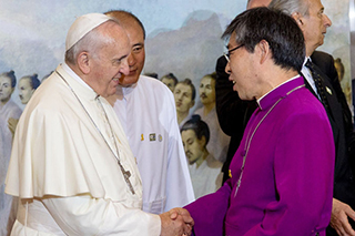 프란치스코 교황, 이웃 종교 만남서 “우리는 형제”