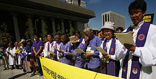 목회자 304인 철야기도회, 성명서 채택하고 마무리 