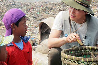 이상윤 씨 기아대책 봉사활동기, 공중파 TV 소개돼