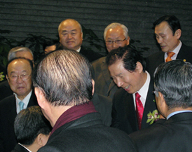 “종 처럼 섬기겠습니다”