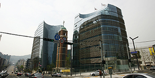 사랑의교회 내홍 와중에 법원, 갱신위 손 들어줘