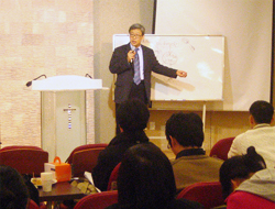 위에도 아래에도 안 계신 하나님은 어디에