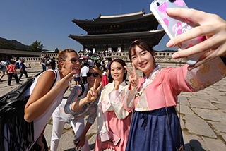 [포토] 한복을 곱게 차려입고