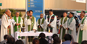 “죽음의 언어 쓰는 자들 몰아내야”