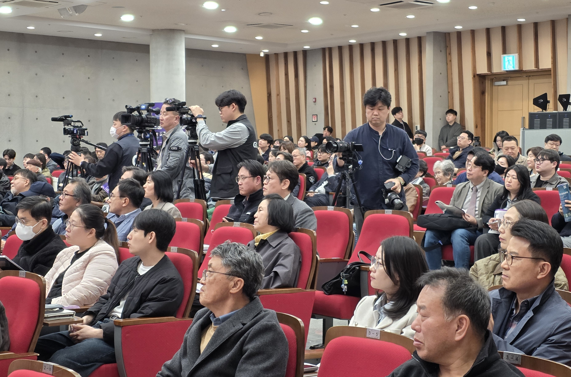 
Warning: addcslashes() expects exactly 2 parameters, 1 given in /home/hosting_users/veritasnews/www/views/main/inner2023/headline.php on line 9
