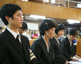 주여, 이 땅에 민주주의와 평화를 주소서