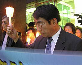 다시, 촛불을…