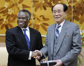 방북한 WCC 코비아 총무 “반갑습니다”