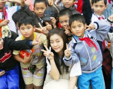 가수 화요비, 베트남에서 봉사활동