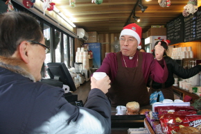 크리스마스 이브 주교님이 바리스타!