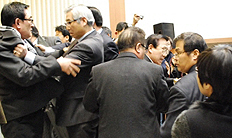 난장판 국회 닮은꼴 한기총 정기총회